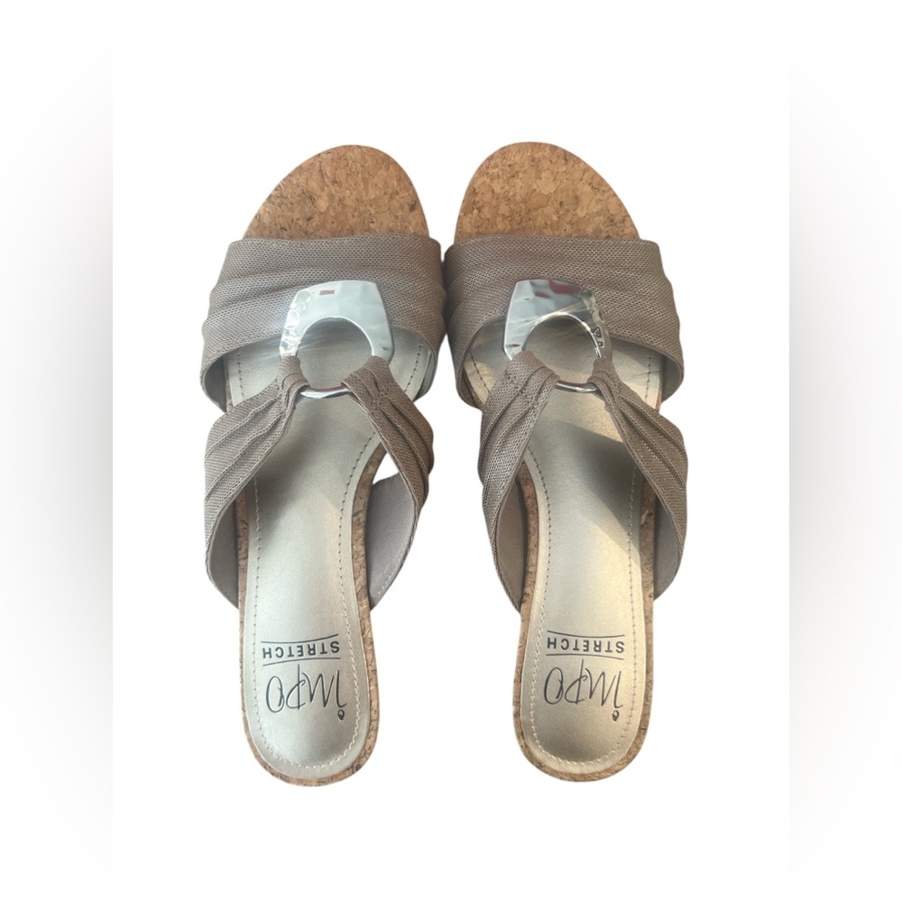 Impo Radley Women's Sandals Size 7.5  Taupe Silver Metal Accent  1.5" Heel  NIB